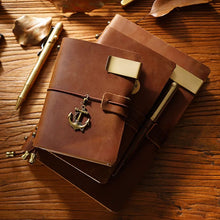 Cargar imagen en el visor de la galería, TRAVELERS NOTEBOOKS - Cuaderno de Viaje en Cuero (Leather Notebook Journal)
