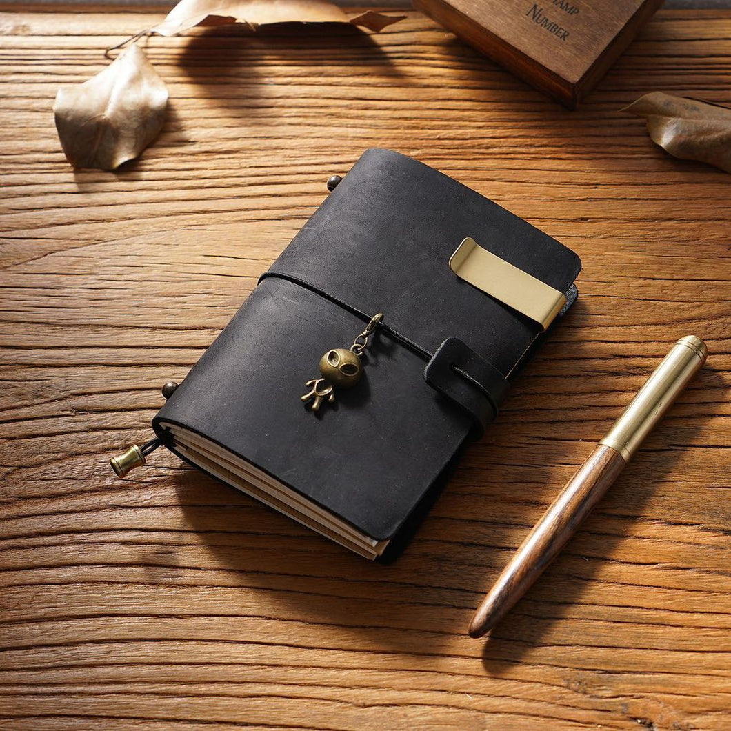 TRAVELERS NOTEBOOKS - Cuaderno de Viaje en Cuero (Leather Notebook Journal)