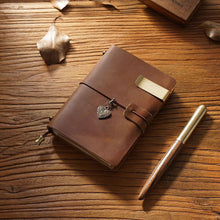 Cargar imagen en el visor de la galería, TRAVELERS NOTEBOOKS - Cuaderno de Viaje en Cuero (Leather Notebook Journal)
